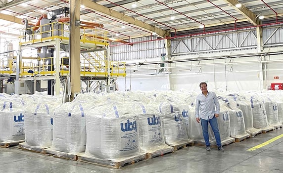 טאטו מנכ״ל UBQ במפעל בצאלים, צילום: UBQ Materials